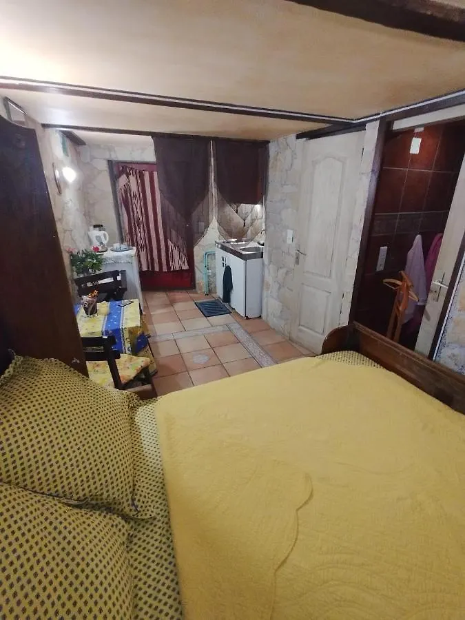 Menton.Studio Apartment